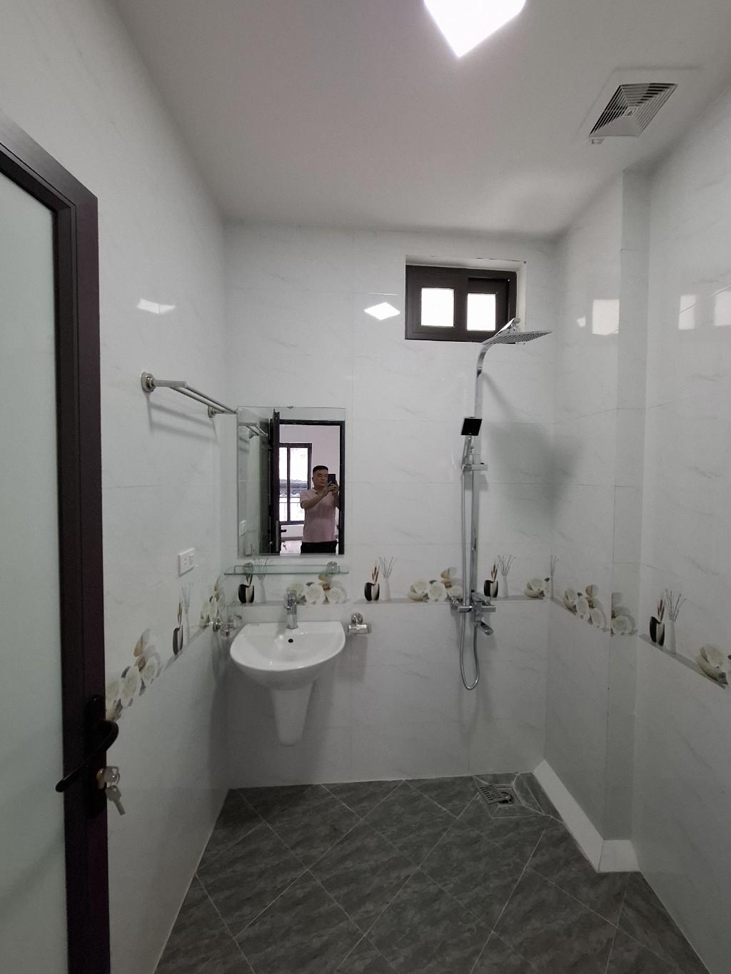 NHÀ MỚI PHỐ TRẦN CUNG- CÁCH 1 NHÀ RA NGÕ TÔ , 30M RA KHU ĐÔ THỊ NAM CƯỜNG- NỘI THẤT ĐẸP.
